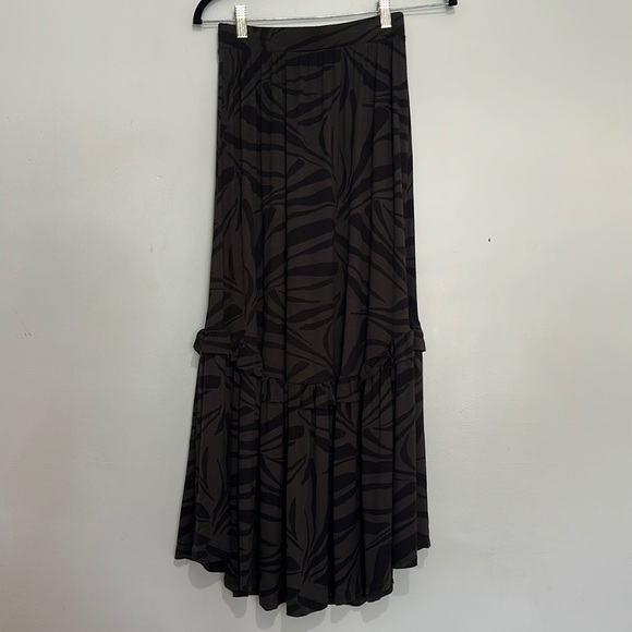 Z Supply Size XS Leisel Tropical Zebra Skirt Ruffle Pull On Maxi Skirt Evereve - Picture 1 of 5